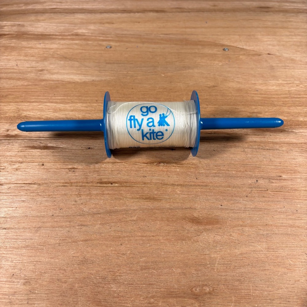 Vintage 1985 Go Fly A Kite Spool 933 Blue 500 ft 20 lb Test Line Winder USA